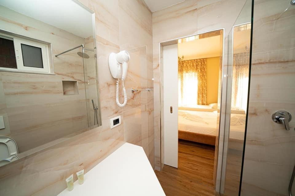 Hotel Vila Mare Durres Luaran gambar